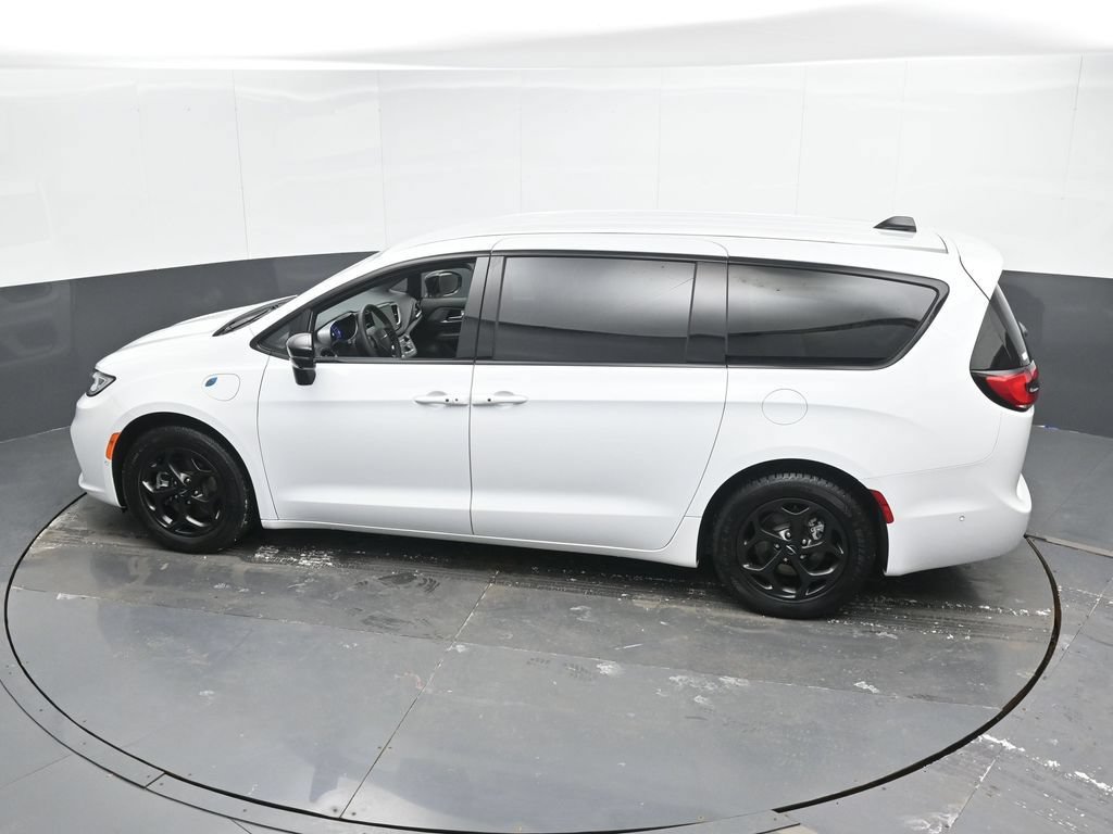 Used 2024 Chrysler Pacifica Limited FWD image 44