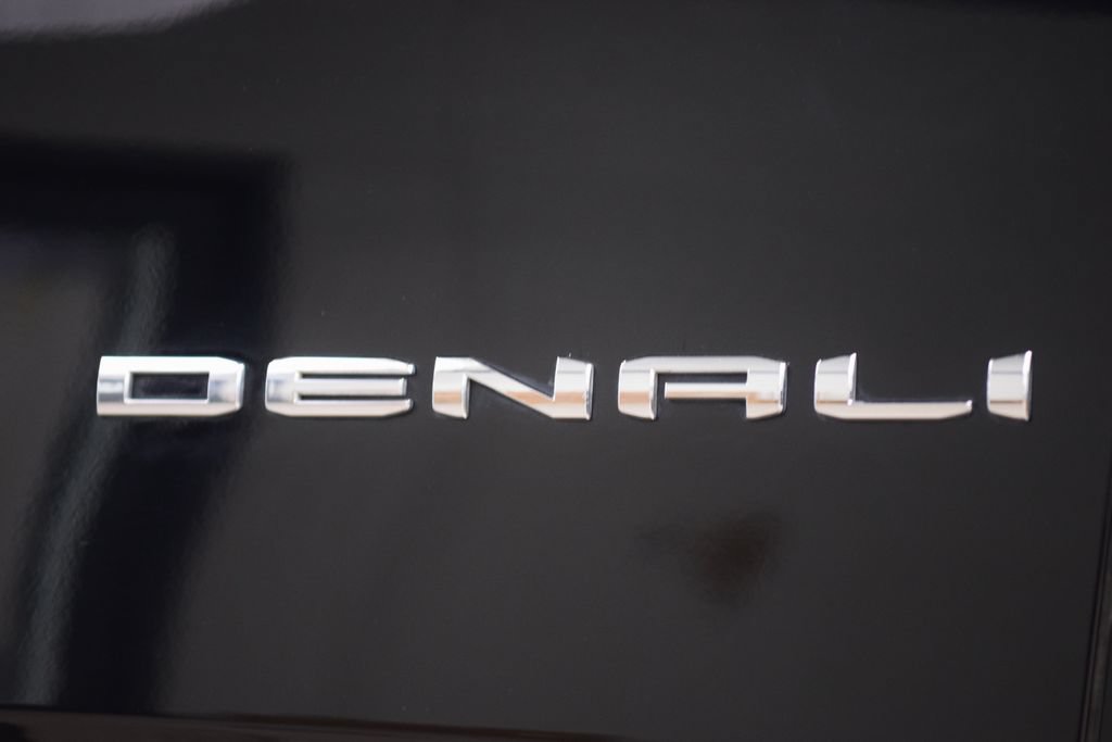 Used 2024 GMC Yukon XL Denali w/ Advanced Technology Package AWD/4WD image 17