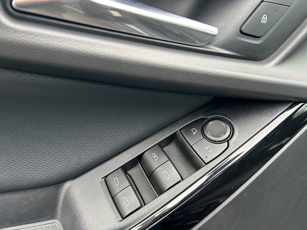 Used 2025 Chevrolet Equinox LT AWD/4WD image 21