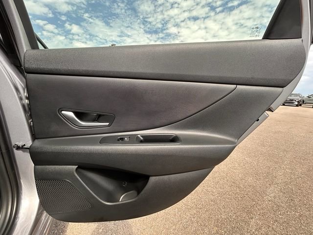 New 2025 Hyundai Elantra Blue image 34