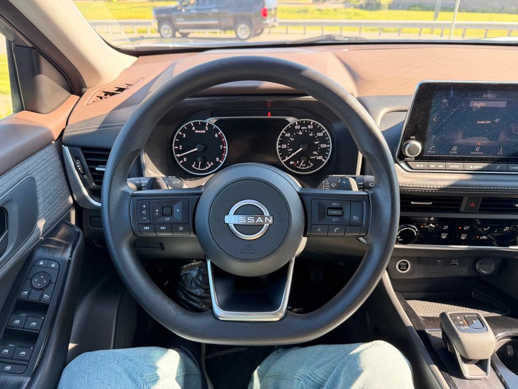 Used 2023 Nissan Rogue S AWD/4WD image 13