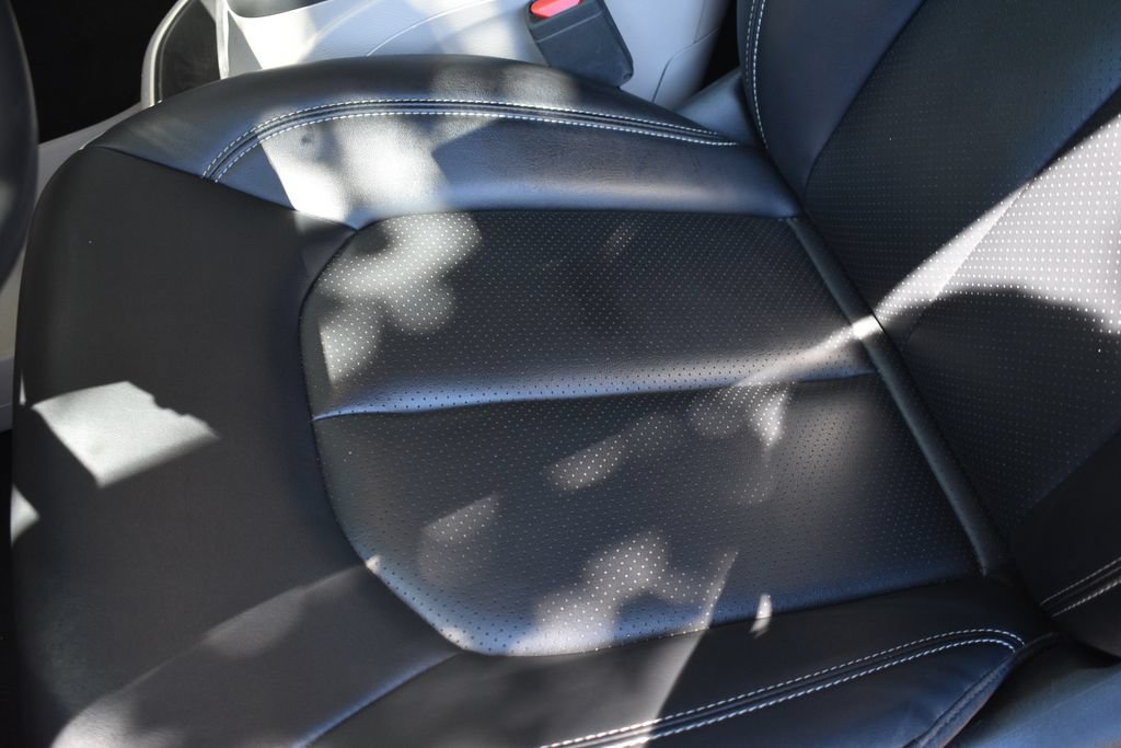 Used 2024 Chrysler Pacifica Touring-L FWD image 12