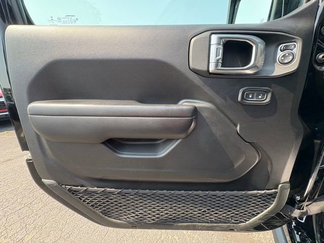 Used 2021 Jeep Gladiator Mojave w/ Cold Weather Group AWD/4WD image 28