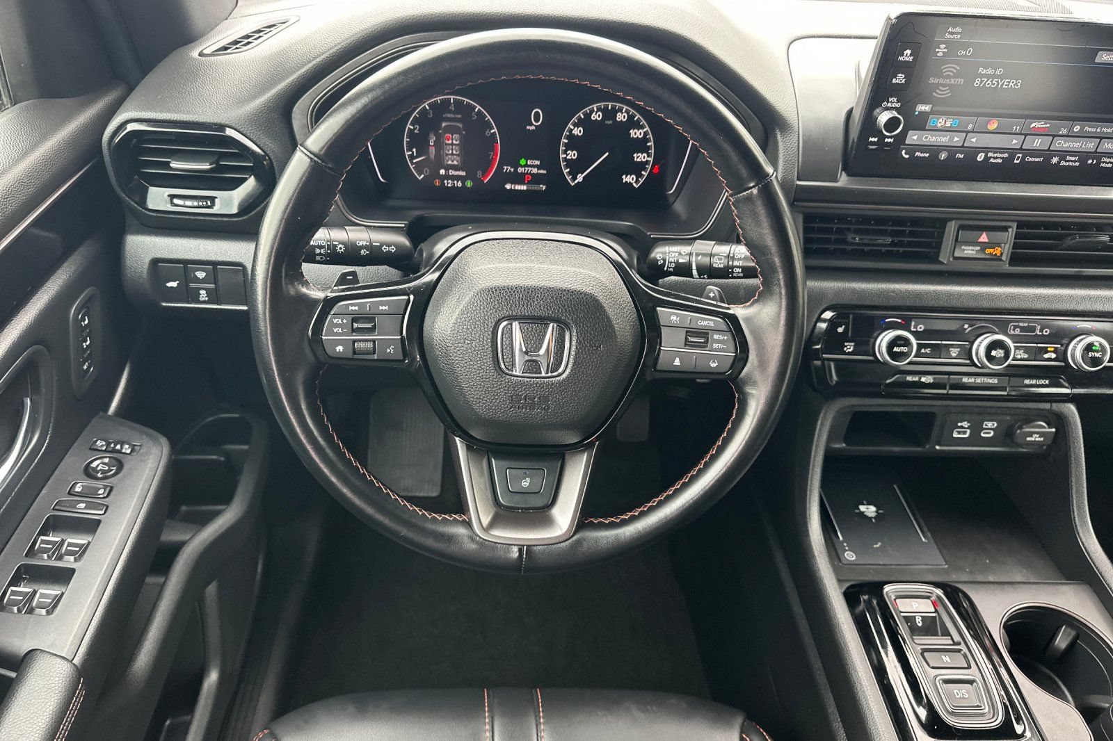 Used 2025 Honda Pilot TrailSport image 14