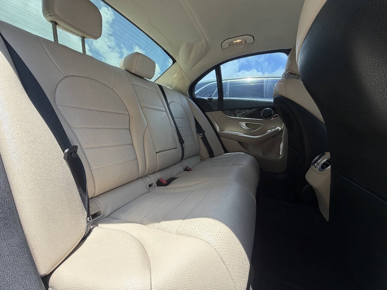 Used 2015 Mercedes-Benz C 300 Sedan image 20