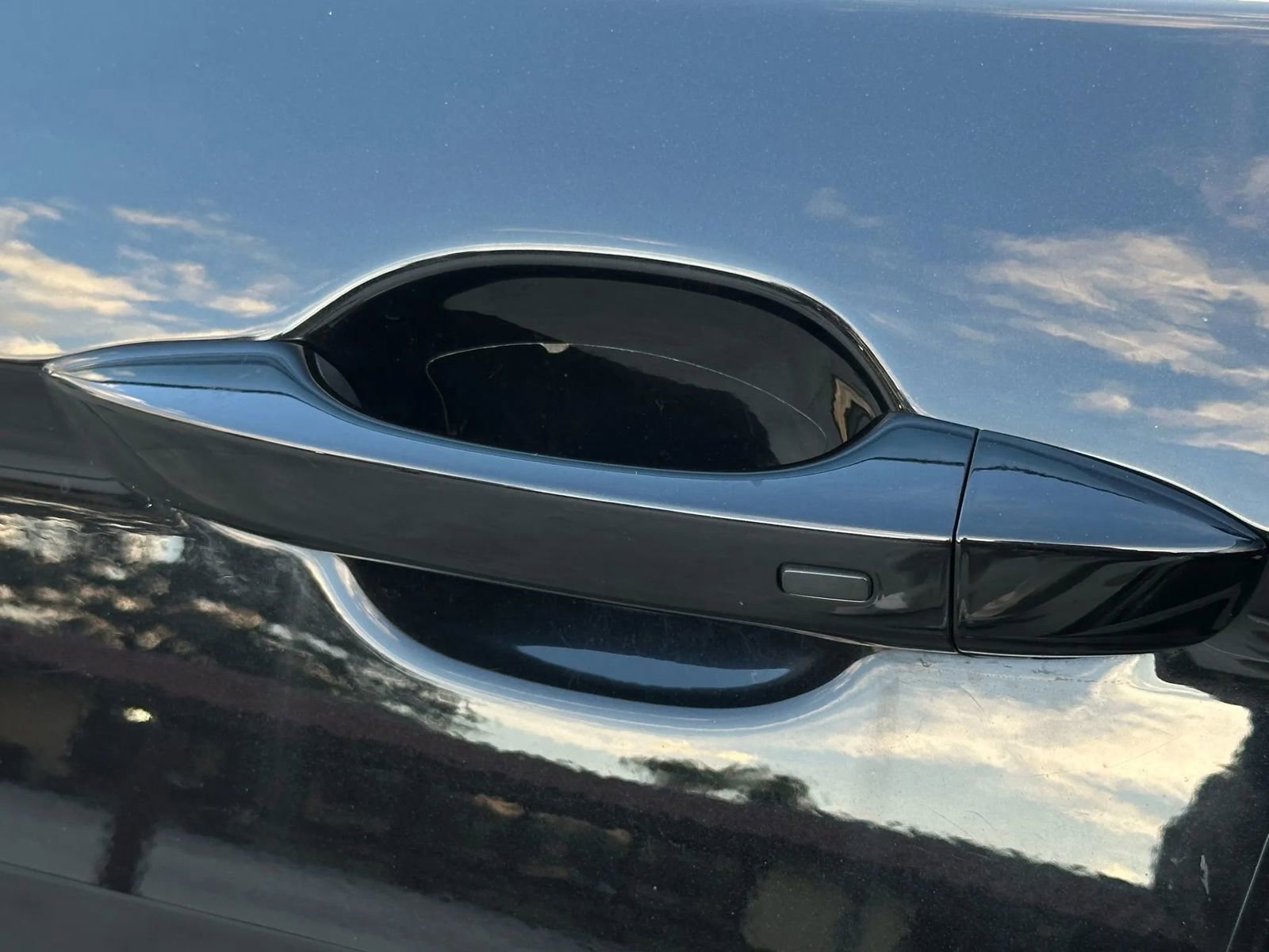 Used 2023 Volkswagen Tiguan SE w/ Panoramic Sunroof Package image 20