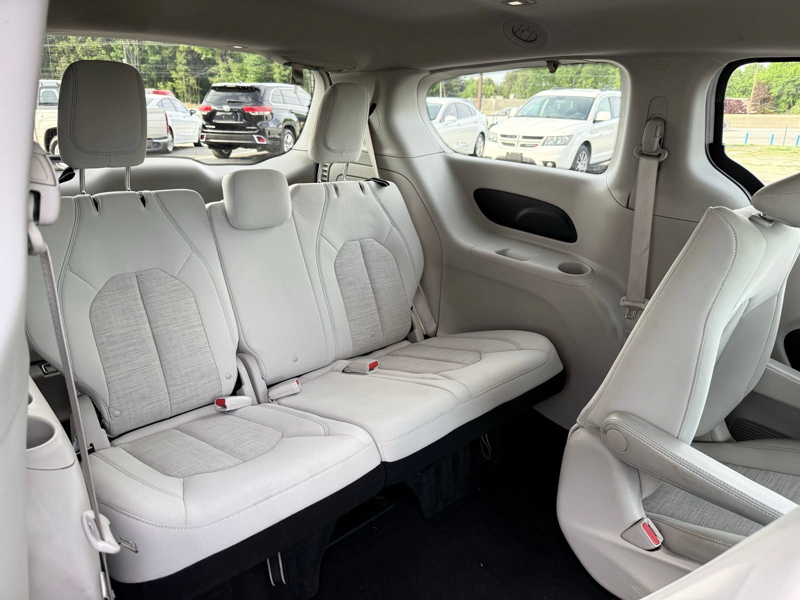 Used 2018 Chrysler Pacifica Touring Plus FWD image 22