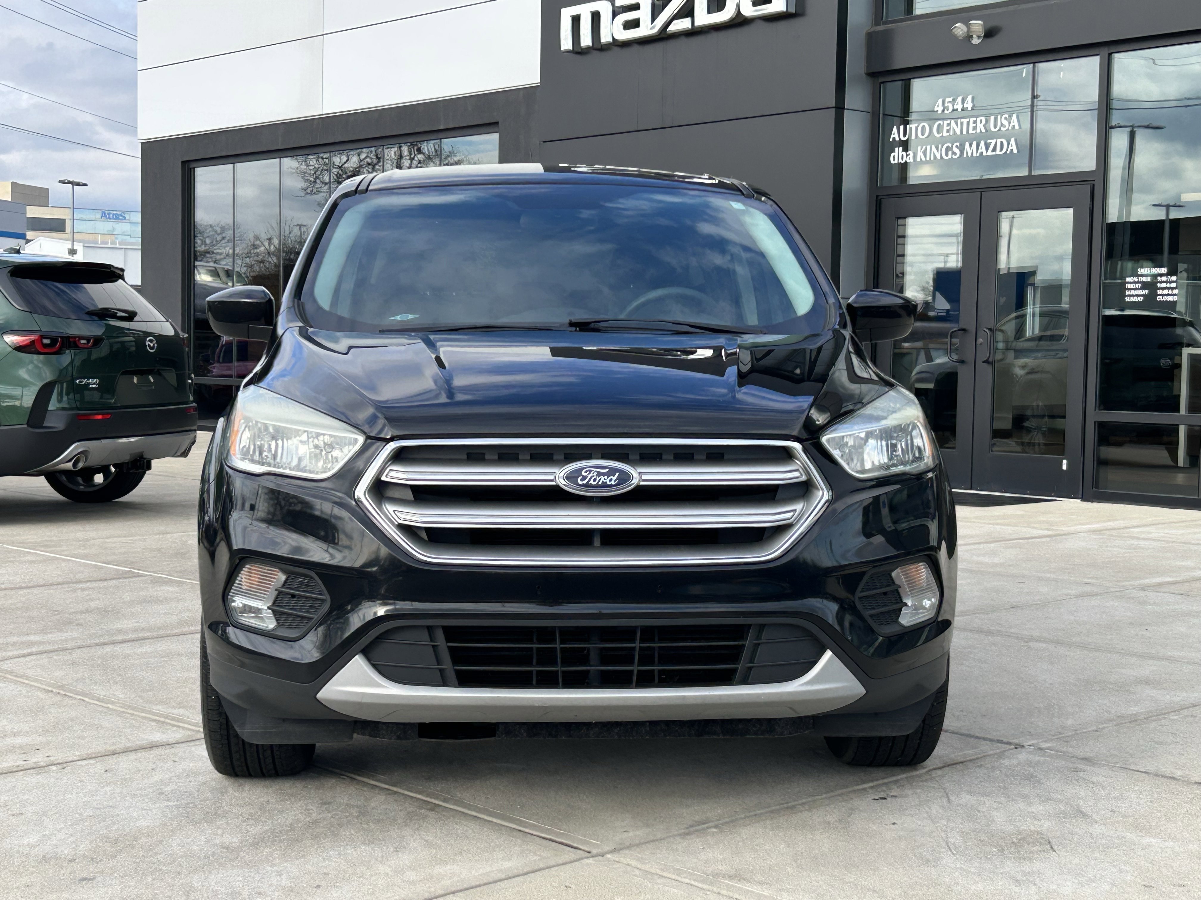 Used 2017 Ford Escape SE AWD/4WD image 2