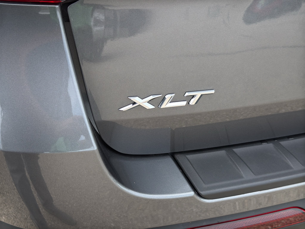 Used 2023 Ford Explorer XLT w/ Equipment Group 202A AWD/4WD image 9