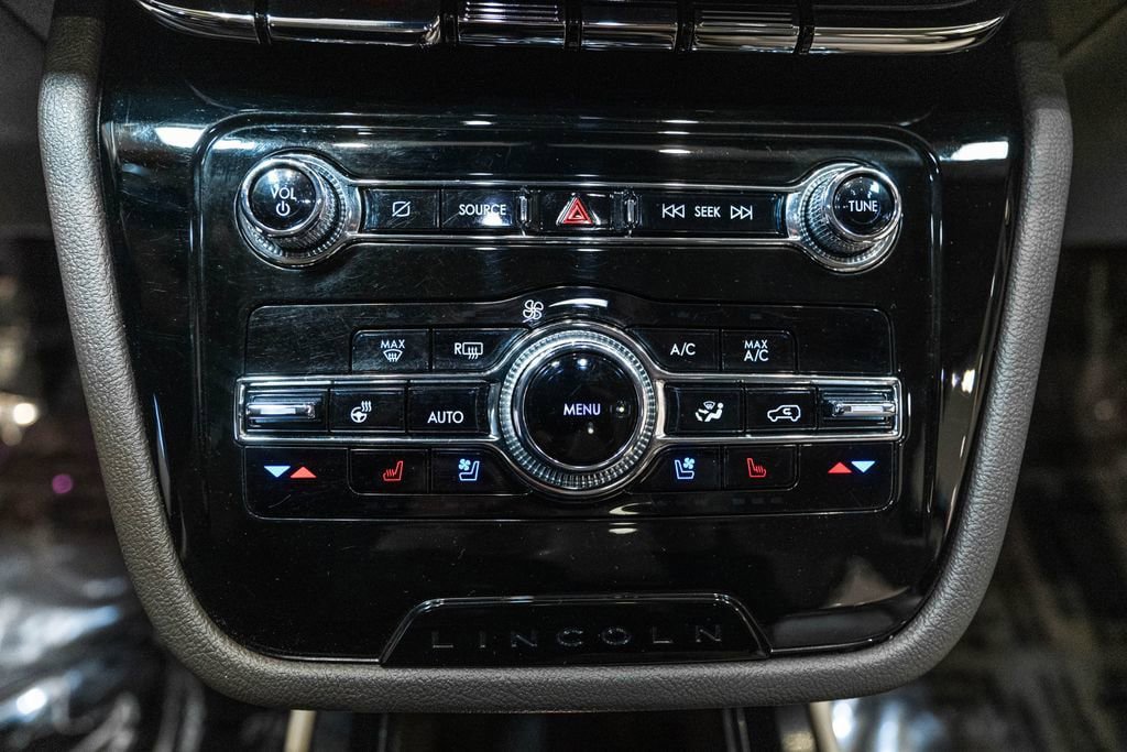 Used 2021 Lincoln Corsair AWD w/ Premium Package image 27