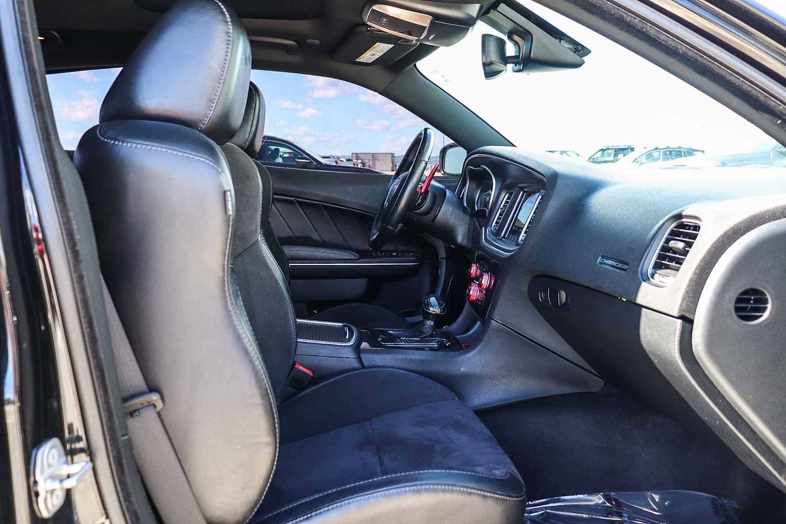 Used 2017 Dodge Charger R/T Scat Pack w/ Technology Group image 18