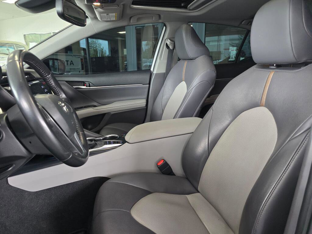 Used 2020 Toyota Camry XLE w/ Driver Assist Package FWD image 22