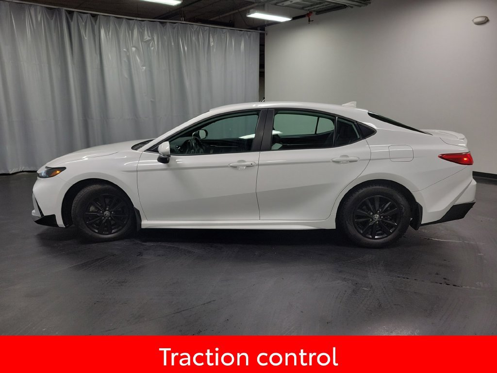 Used 2025 Toyota Camry SE FWD image 5