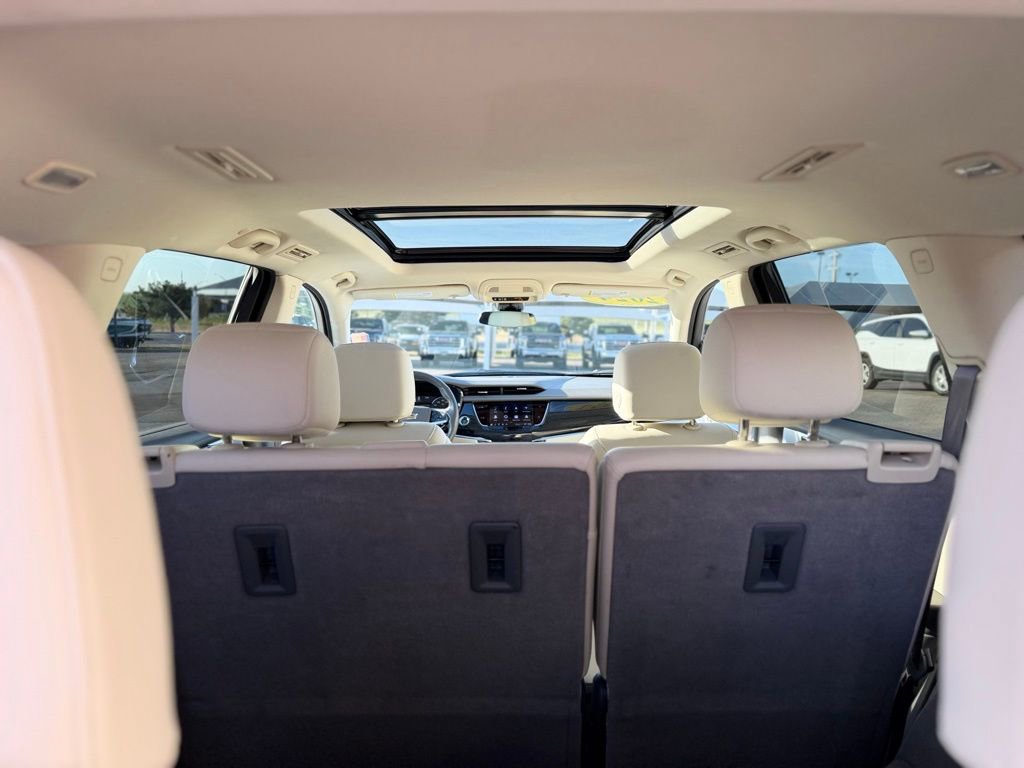 Used 2024 Cadillac XT6 Premium Luxury image 7