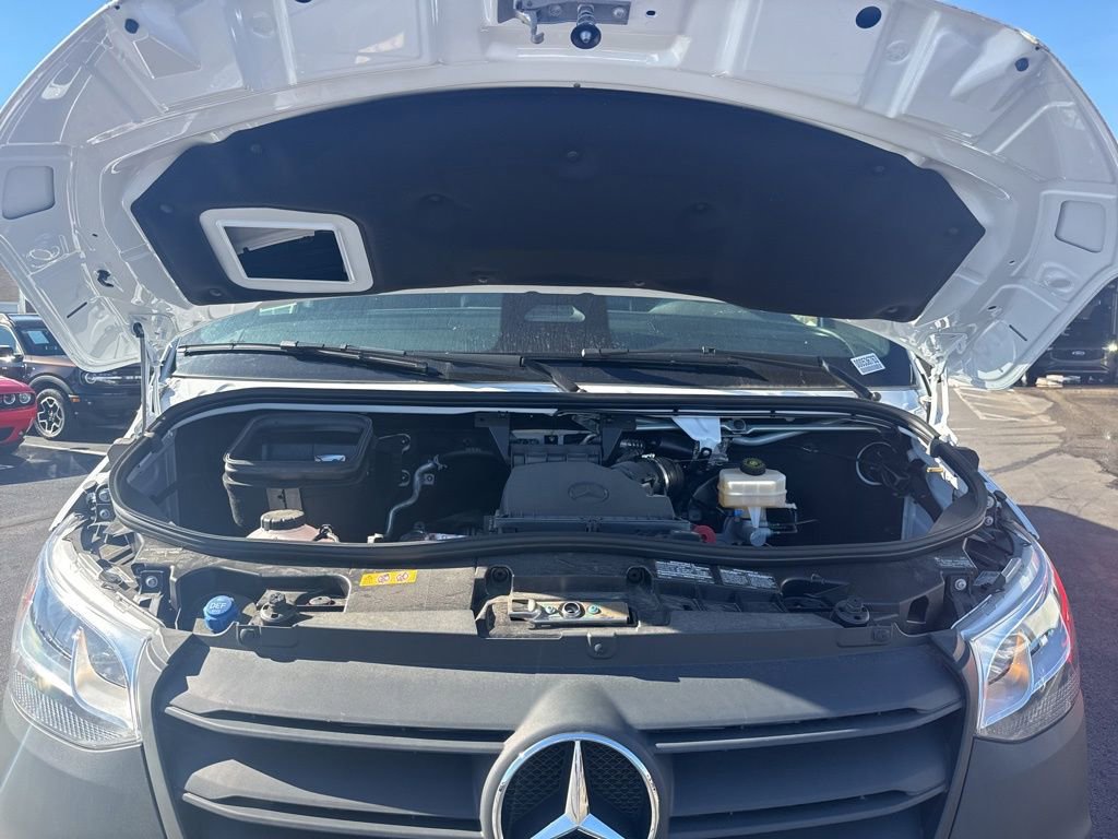 Used 2025 Mercedes-Benz Sprinter 2500 image 19
