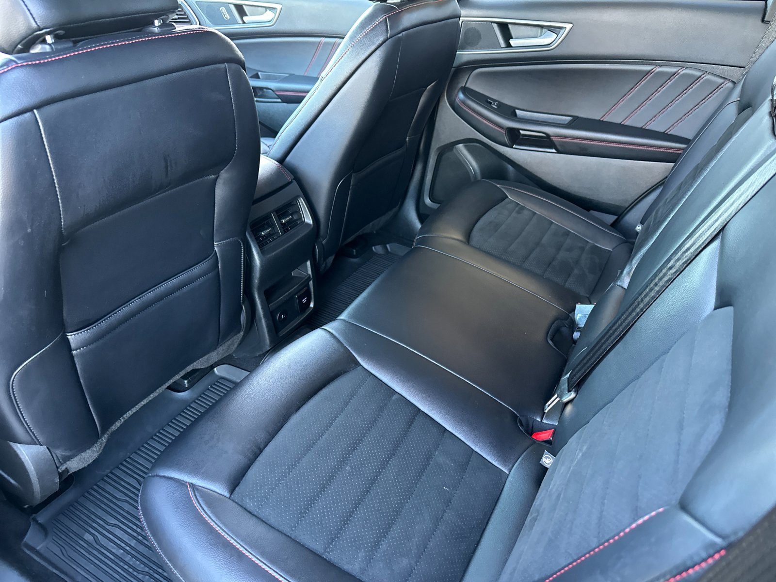 Used 2023 Ford Edge ST-Line image 11