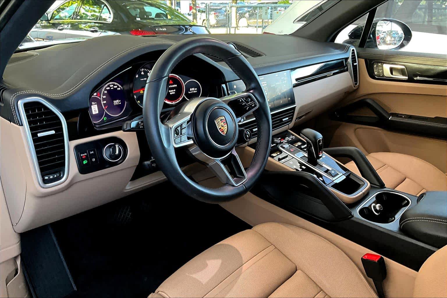 Used 2023 Porsche Cayenne image 18