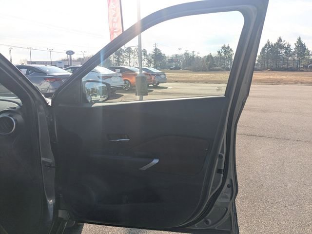 Used 2024 Nissan Kicks SR image 31