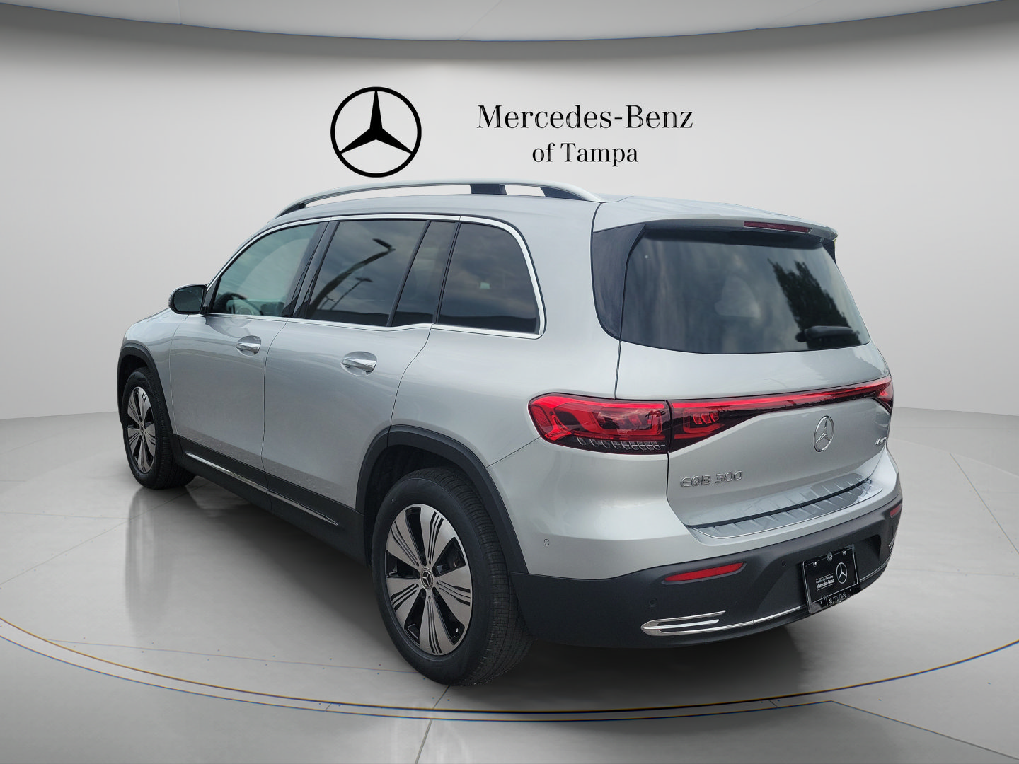 Certified 2023 Mercedes-Benz EQB 300 4MATIC image 2