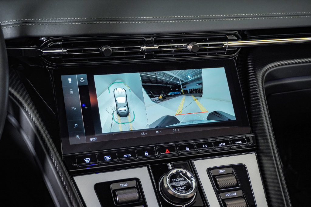 Used 2024 Aston Martin DB12 Convertible RWD image 31