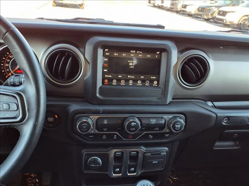 Used 2021 Jeep Wrangler Sport S image 16