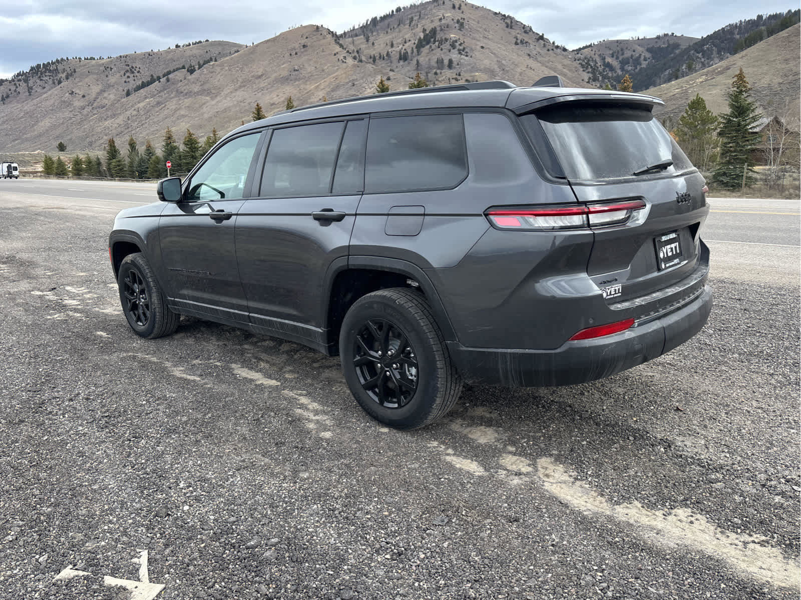 New 2025 Jeep Grand Cherokee L Altitude image 12