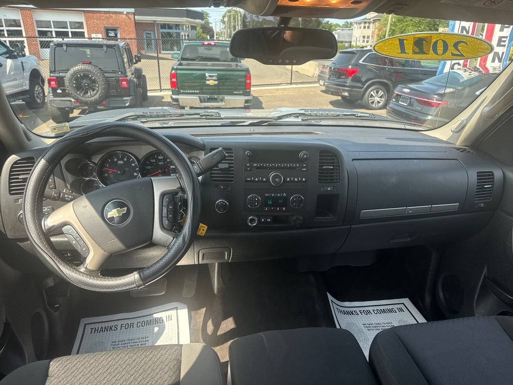Used 2011 Chevrolet Silverado 2500 LT w/ Interior Plus Package AWD/4WD image 12