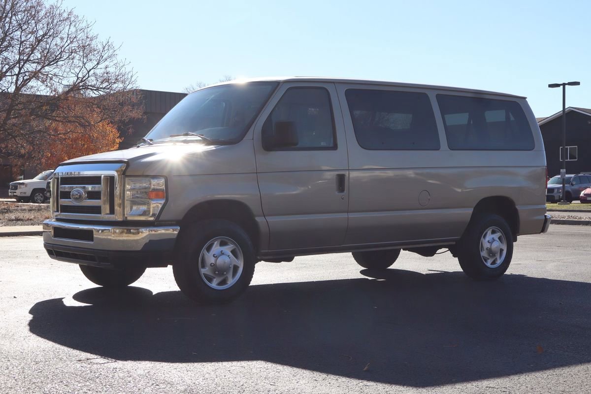 Used 2009 Ford E-350 and Econoline 350 Super Duty Wagon image 11