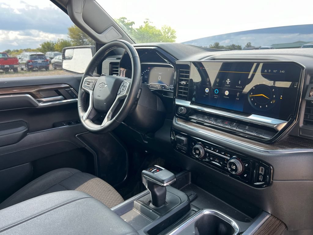 Used 2024 Chevrolet Silverado 1500 RST w/ Z71 Off-Road Package AWD/4WD image 38