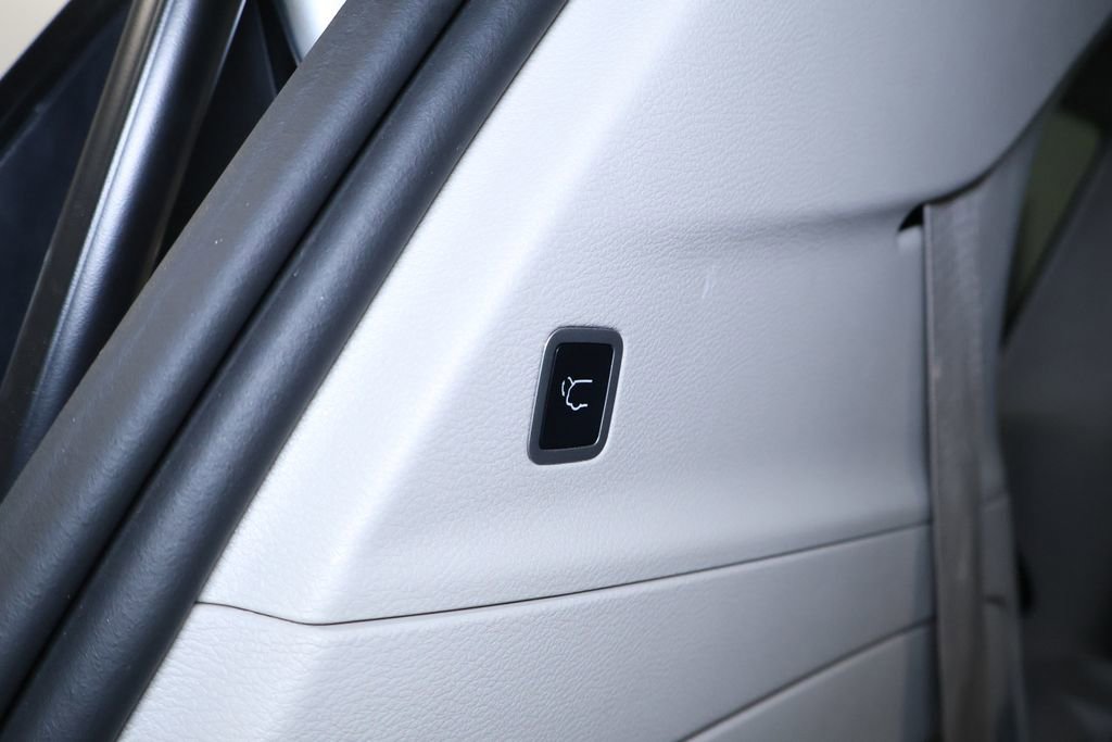 Used 2024 Chrysler Pacifica Touring-L image 20