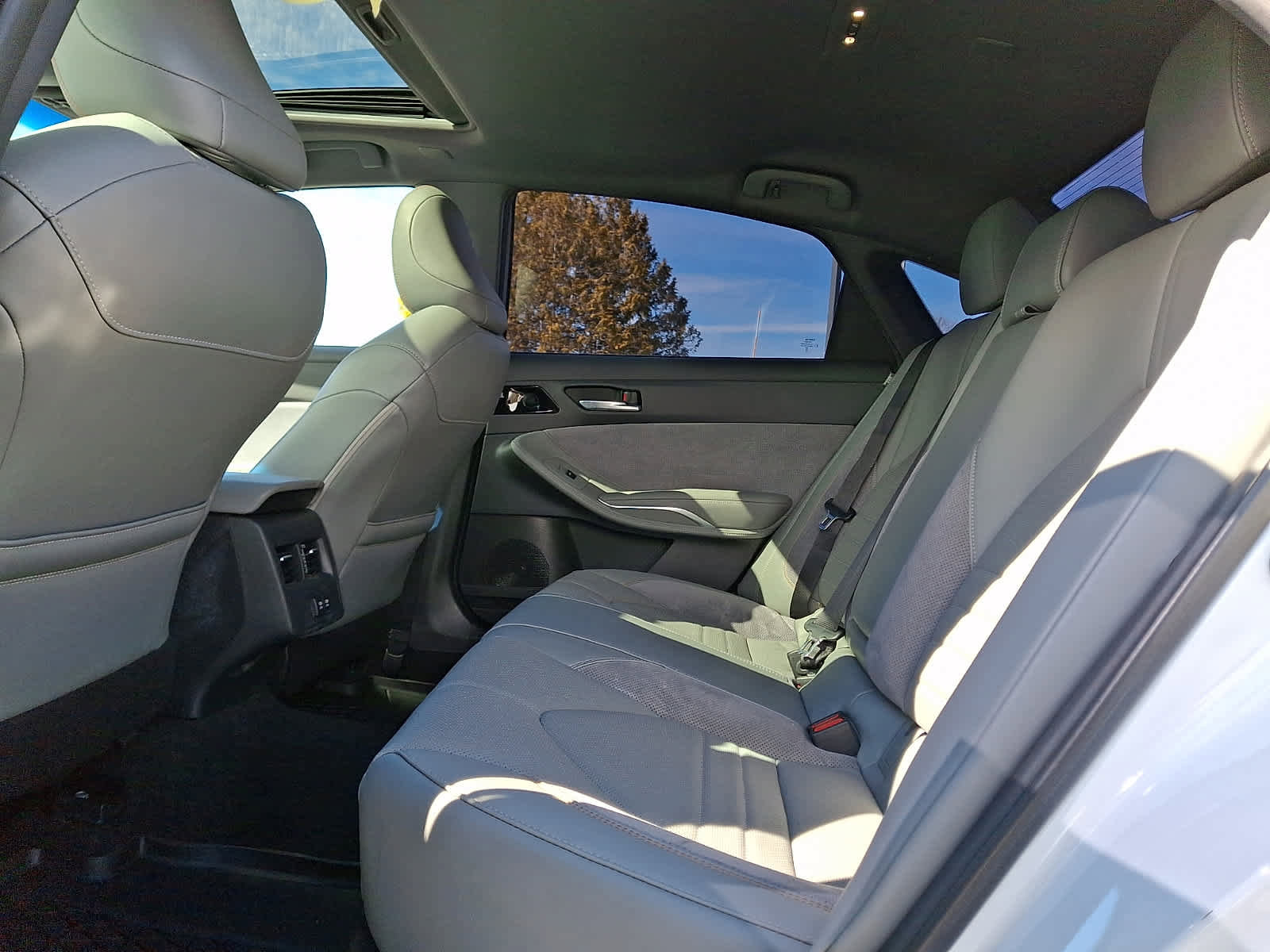 Certified 2019 Toyota Avalon XSE w/ All Weather Liner Package image 11