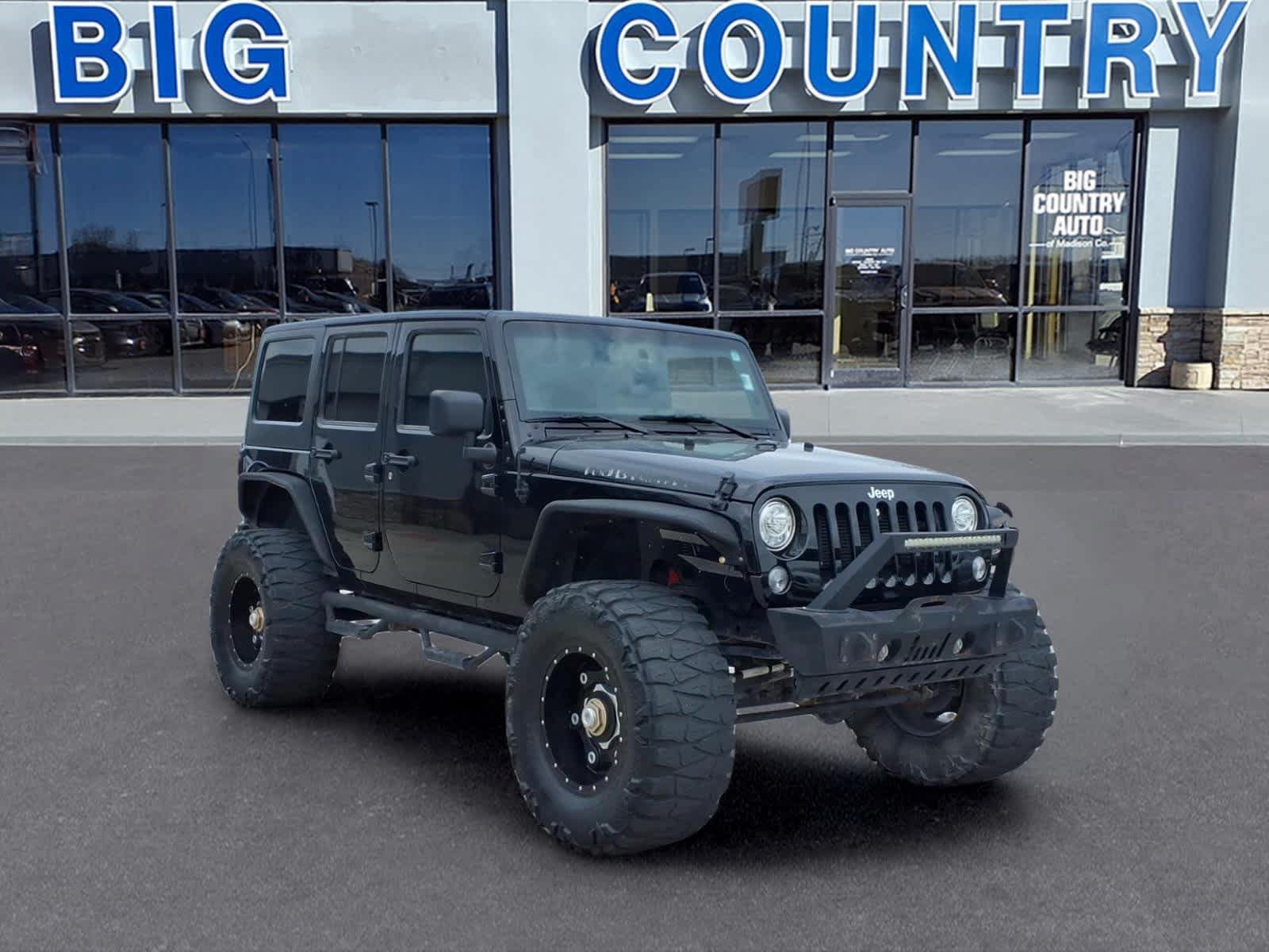 Used 2017 Jeep Wrangler Unlimited Rubicon w/ Connectivity Group AWD/4WD image 3