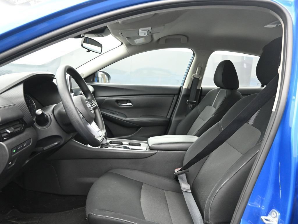Used 2025 Nissan Sentra SV FWD image 18