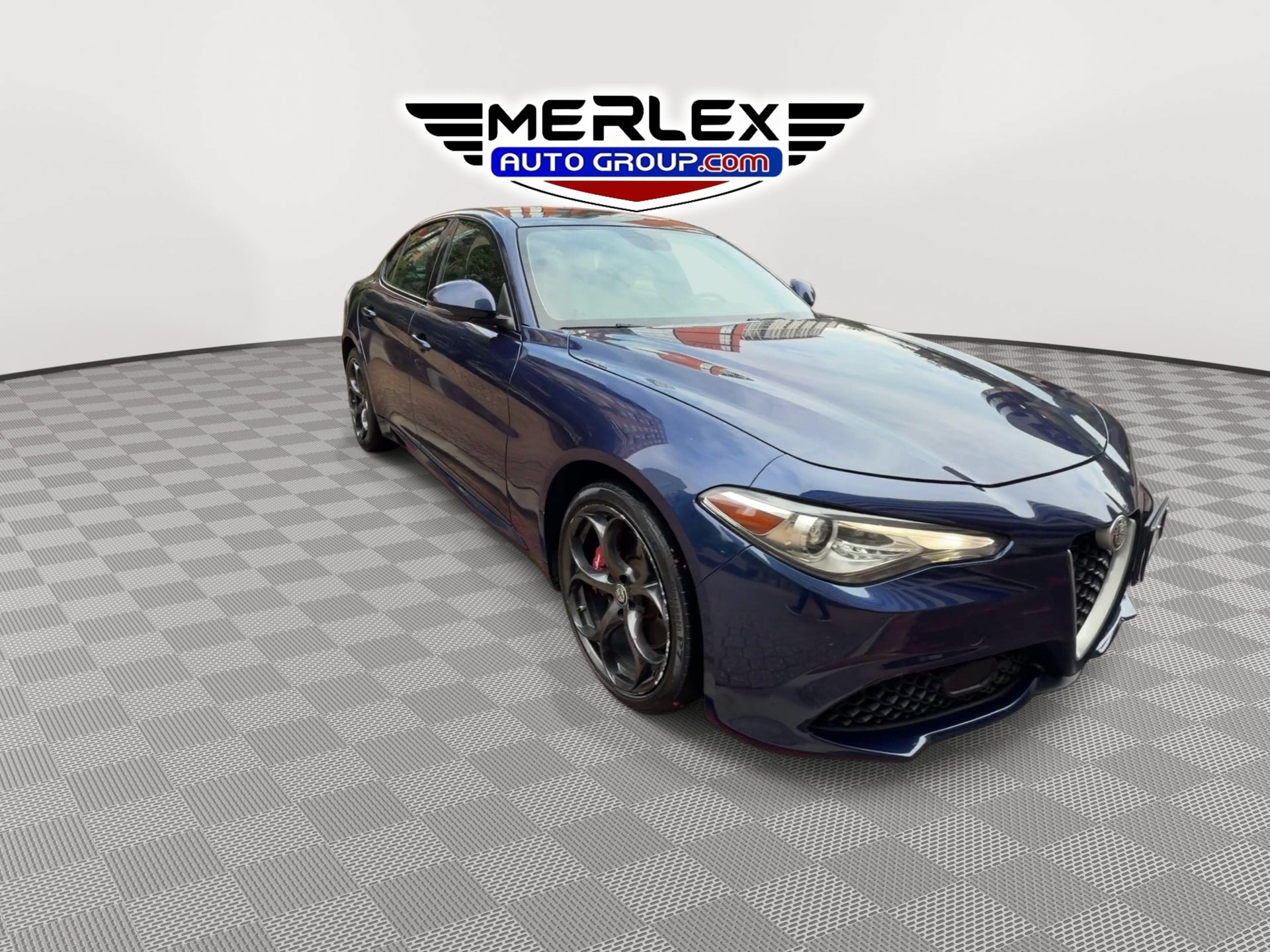 Used 2018 Alfa Romeo Giulia Ti Sport w/ Quick Order Package 22S Sport AWD/4WD image 2
