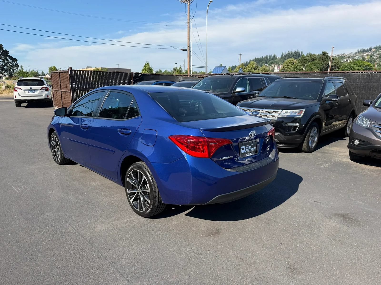 Used 2017 Toyota Corolla SE w/ Body Protection Package FWD image 7