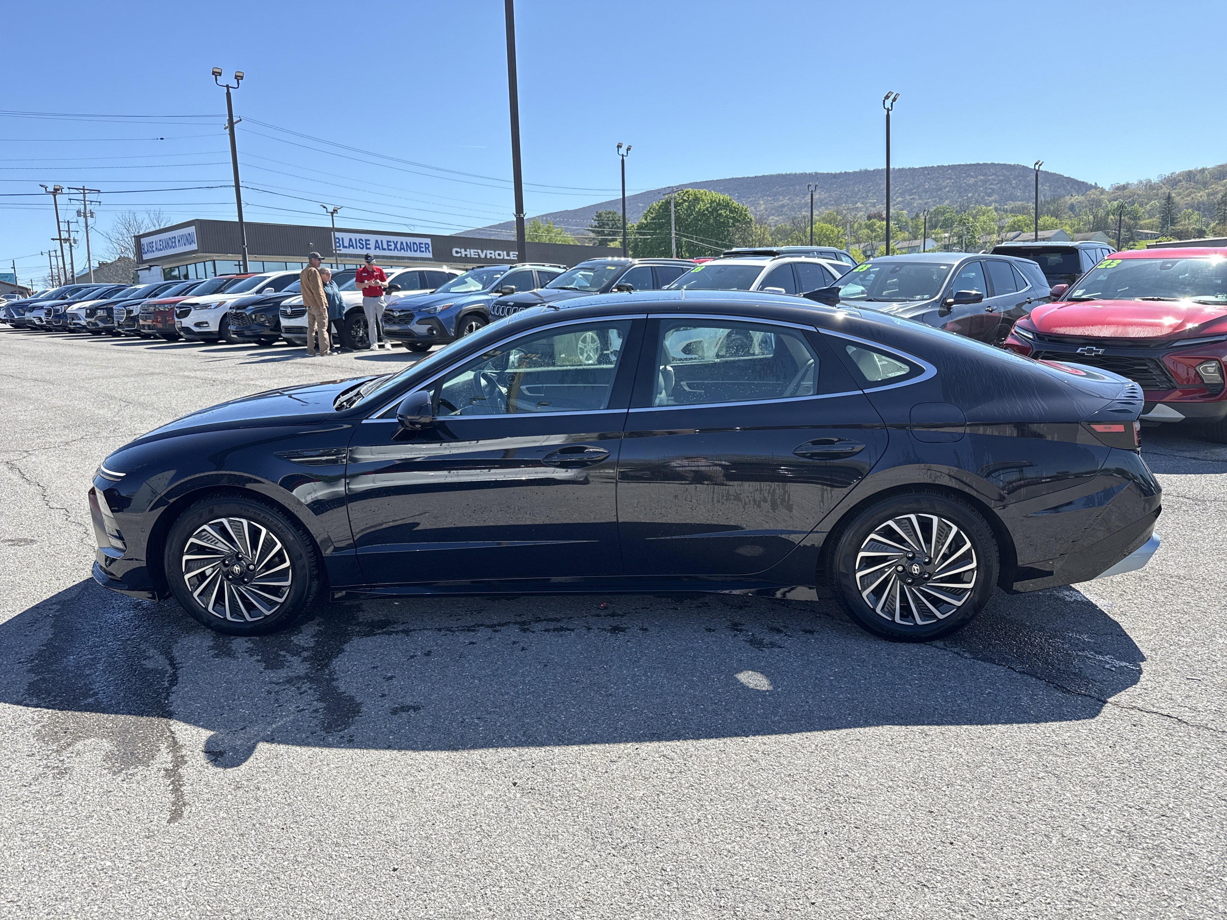 Certified 2025 Hyundai Sonata Limited FWD image 6