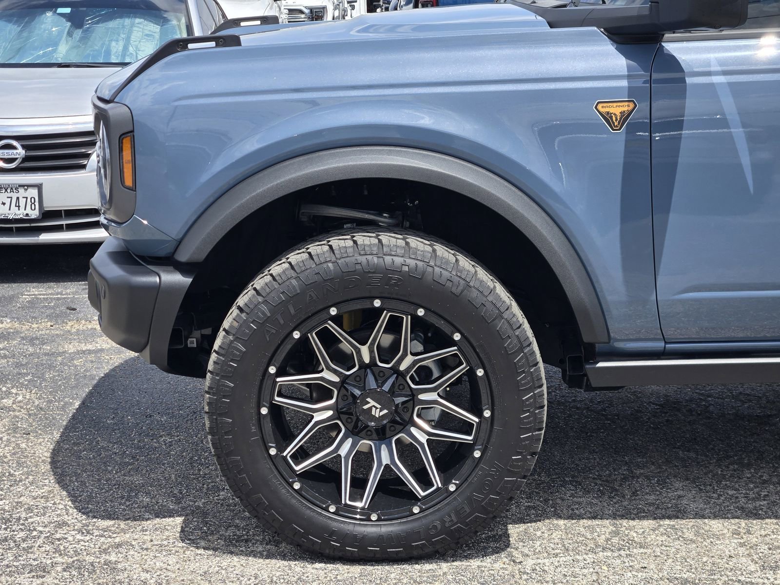 Used 2025 Ford Bronco Badlands AWD/4WD image 9