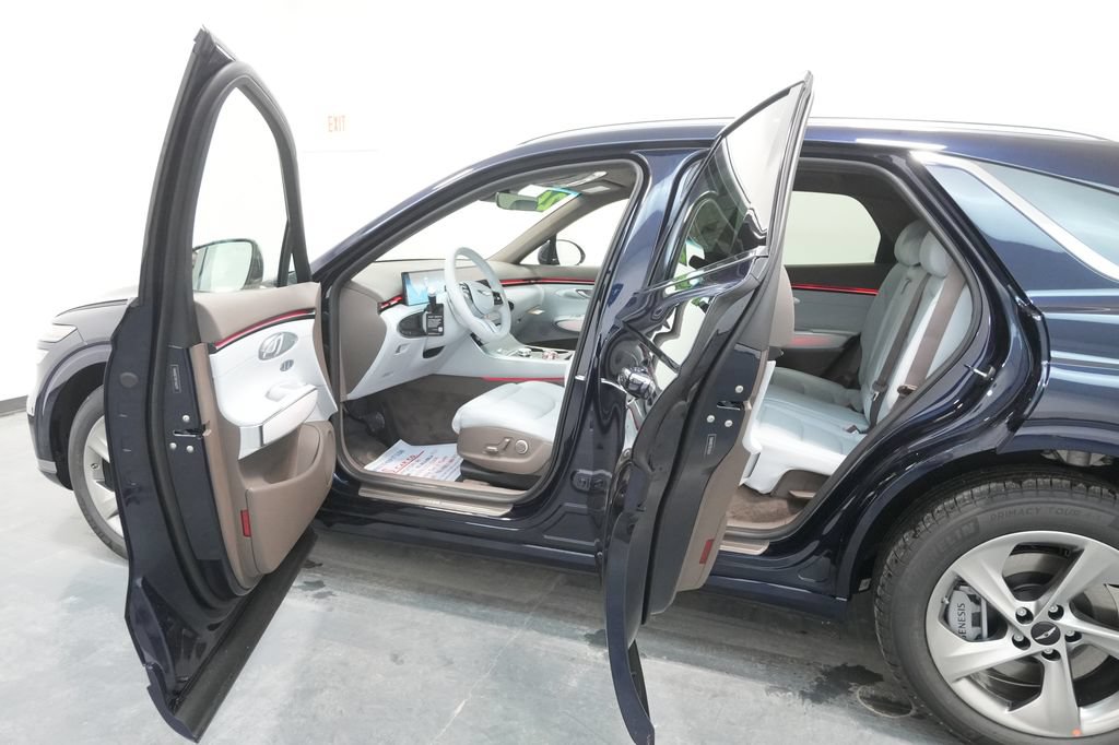 New 2026 Genesis GV70 2.5T Advanced AWD/4WD image 26