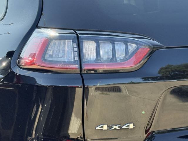 Used 2022 Jeep Cherokee Limited AWD/4WD image 6
