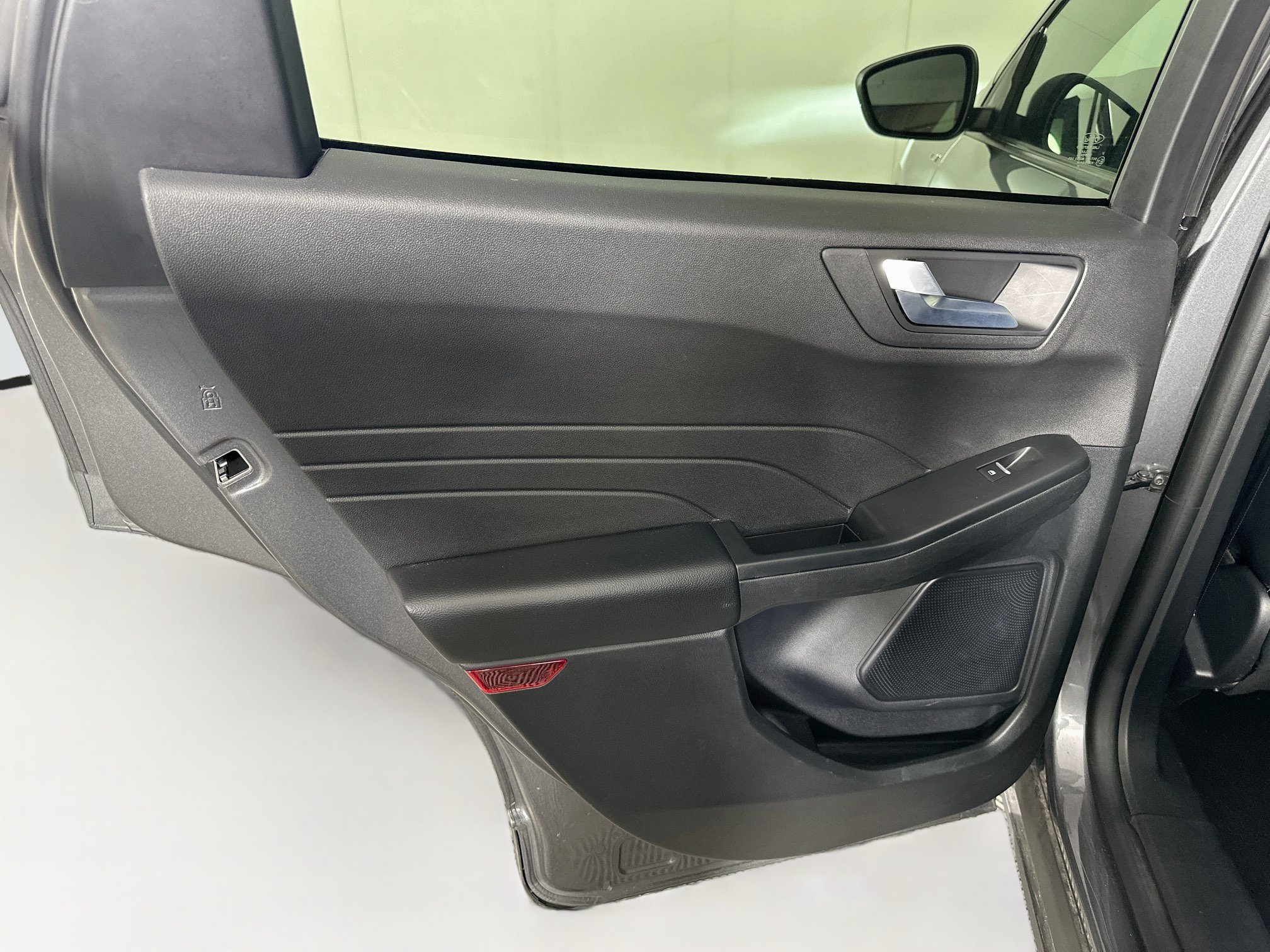Used 2025 Ford Escape ST-Line FWD image 25