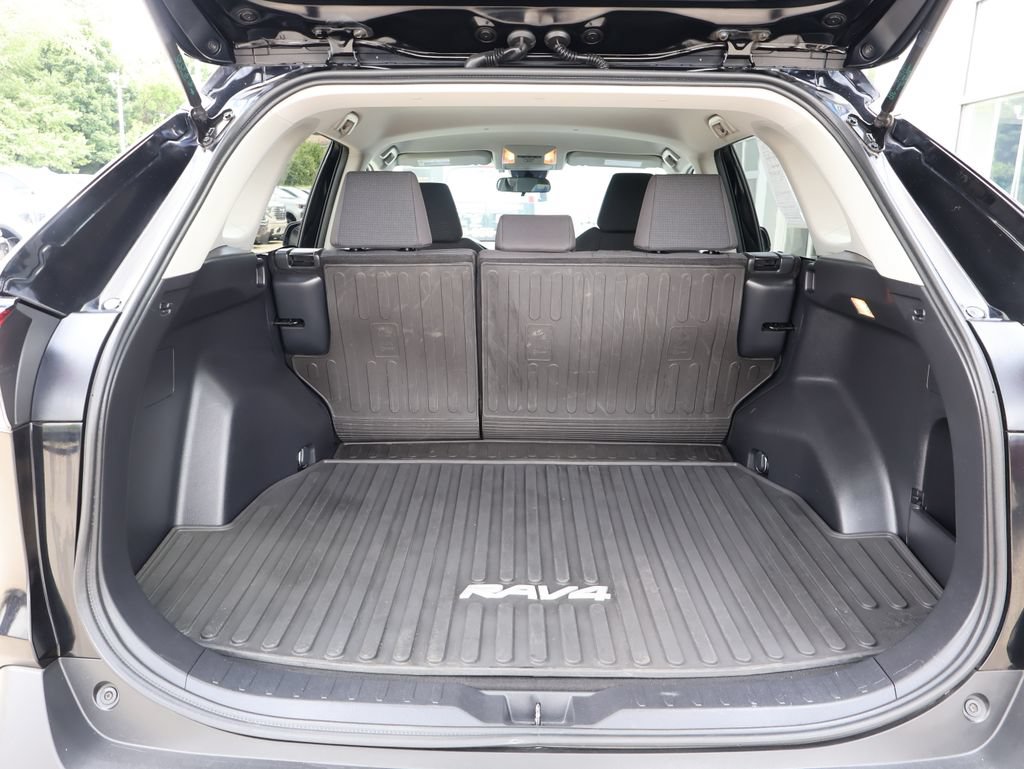 Used 2020 Toyota RAV4 LE w/ All Weather Liner Package AWD/4WD image 21