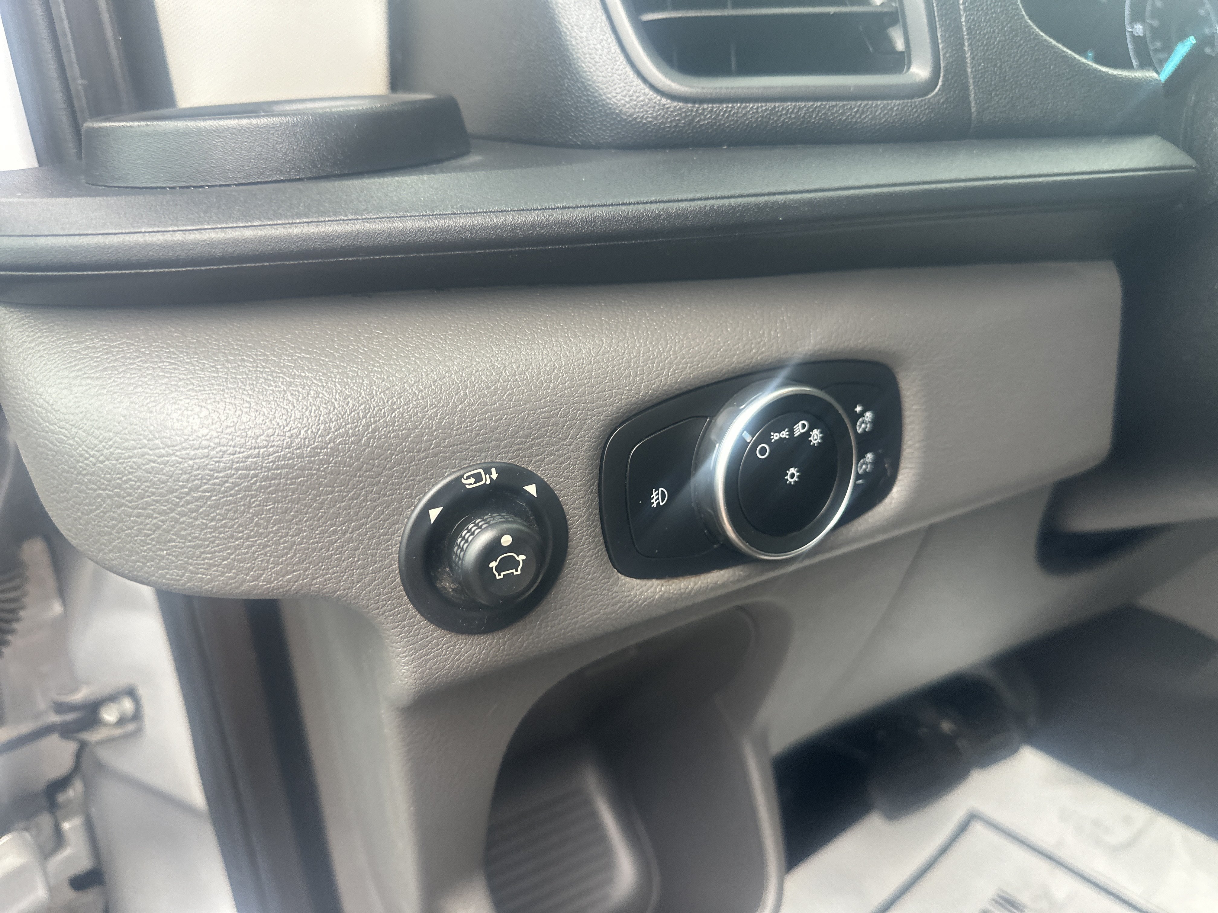 Used 2020 Ford Transit 350 Low Roof AWD image 18