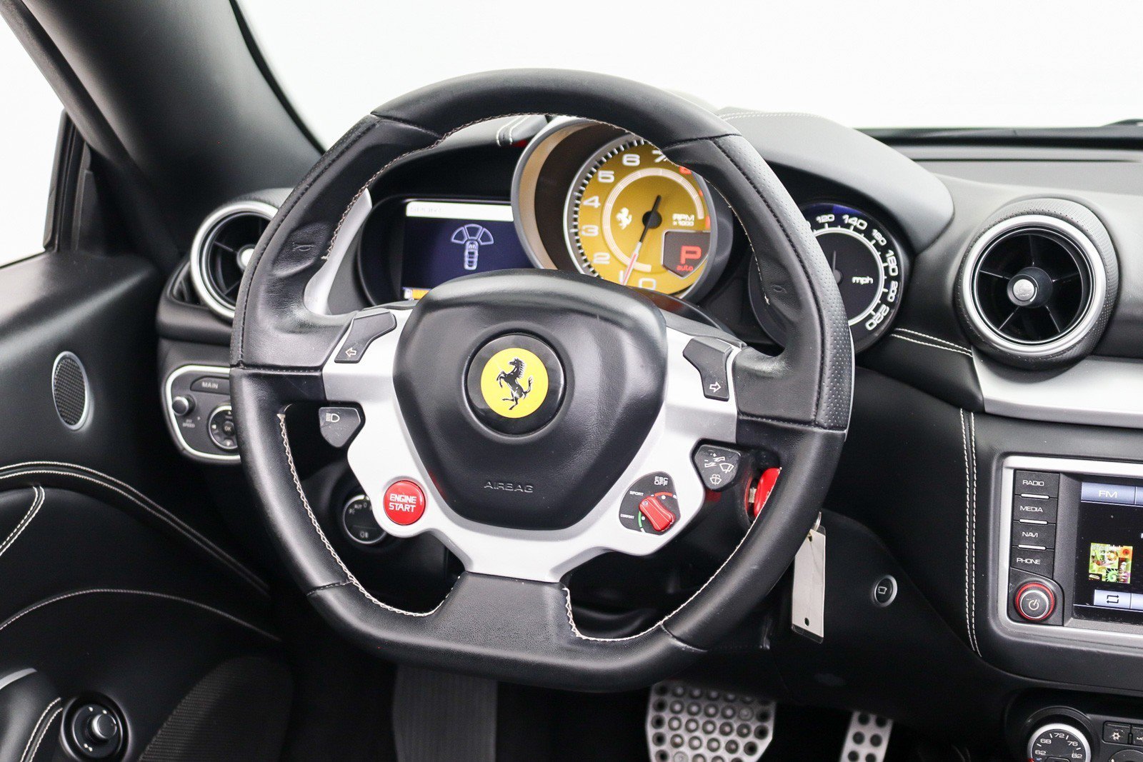 Used 2017 Ferrari California T RWD image 26