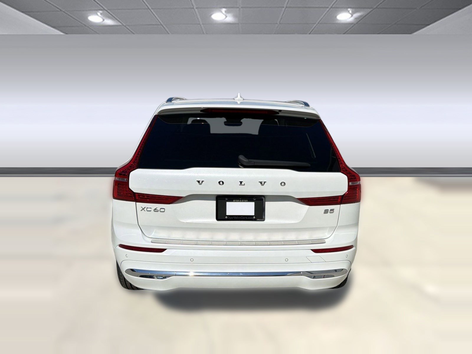 Used 2023 Volvo XC60 B5 Plus w/ Protection Package Premier FWD image 10