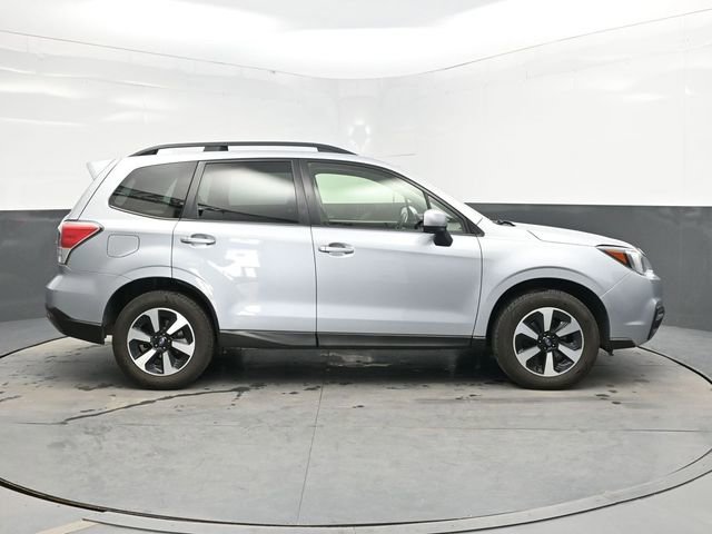 Used 2018 Subaru Forester 2.5i Premium w/ All-Weather Package AWD/4WD image 8