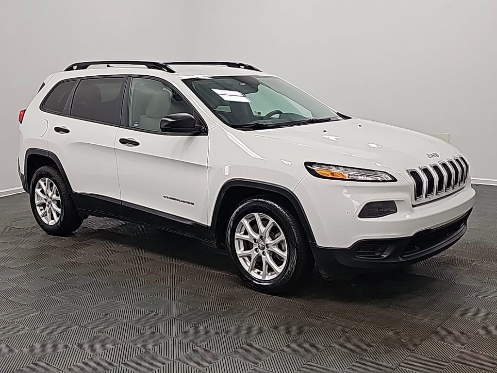 Used 2016 Jeep Cherokee Sport image 2