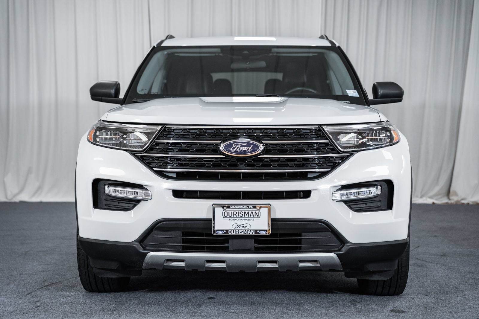 Used 2023 Ford Explorer XLT w/ Equipment Group 202A AWD/4WD image 2