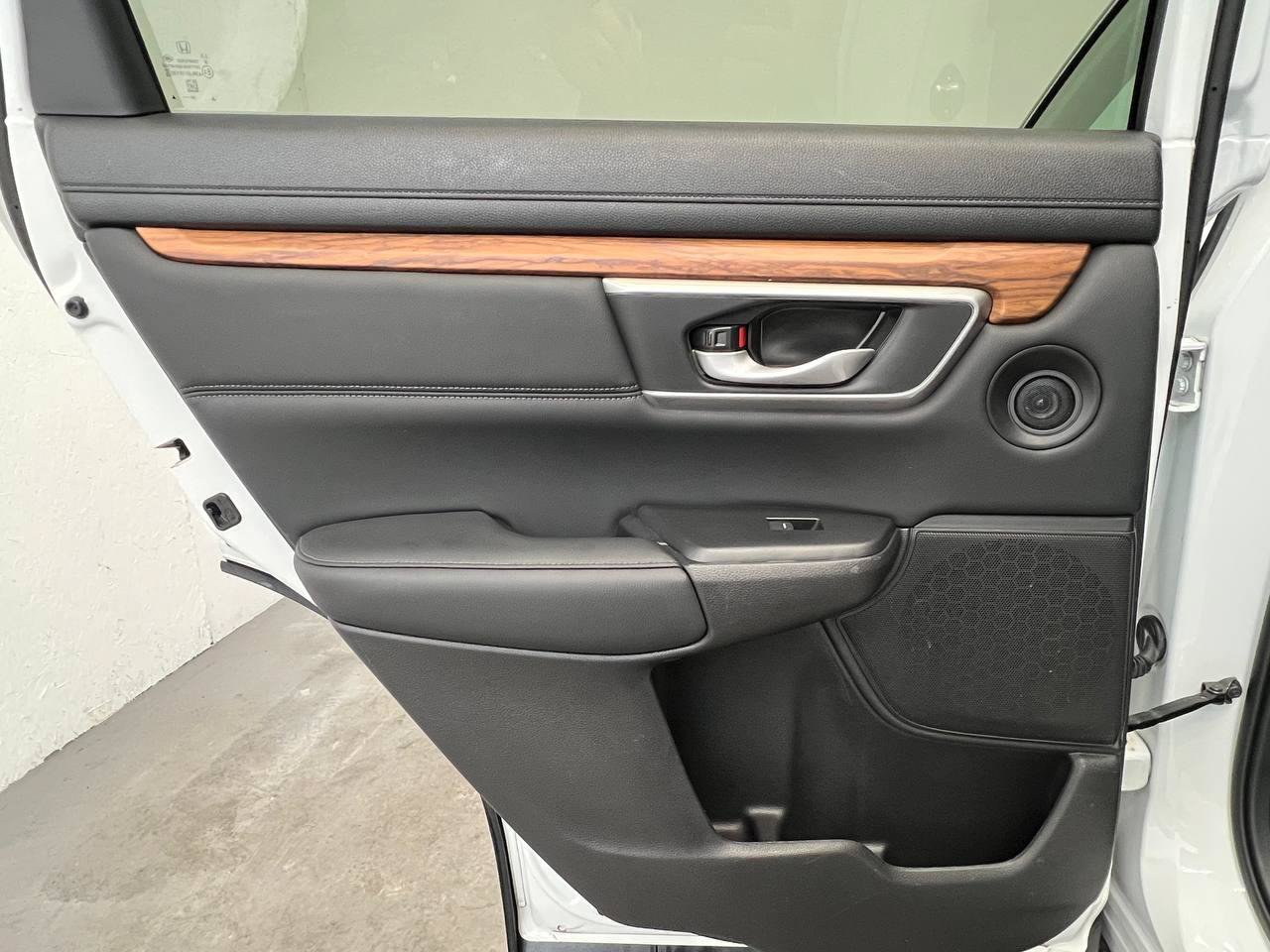 Used 2020 Honda CR-V Touring image 9