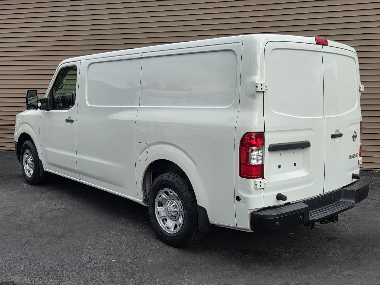 Used 2020 Nissan NV 3500 SV image 4