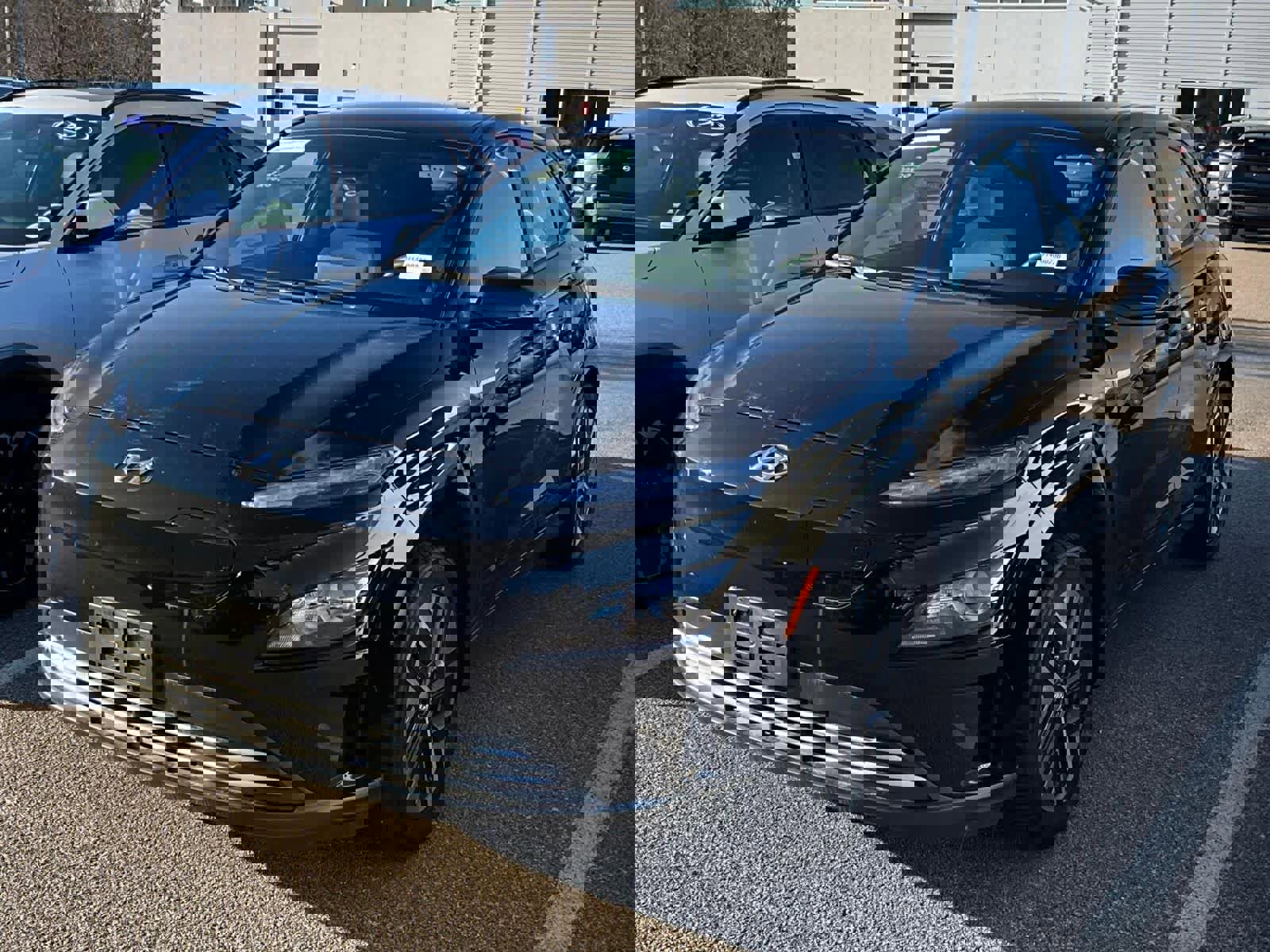 Used 2023 Hyundai Kona SE image 3